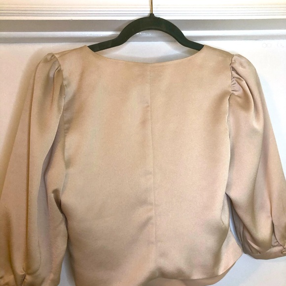 Champagne coloured satin crop top with 3/4 sleeves - Picture 2 of 2